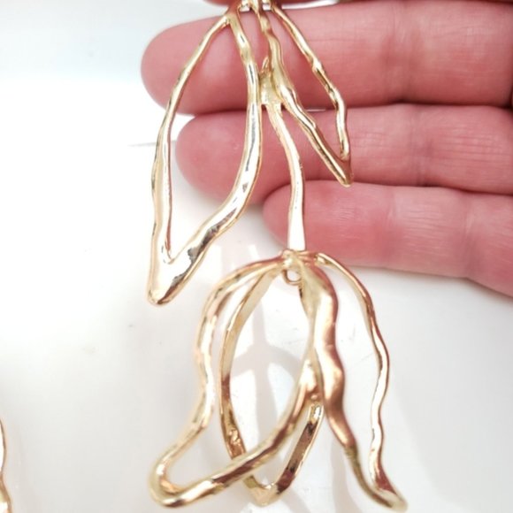 ✨Anthro Tulip Earrings✨ - Picture 9 of 10